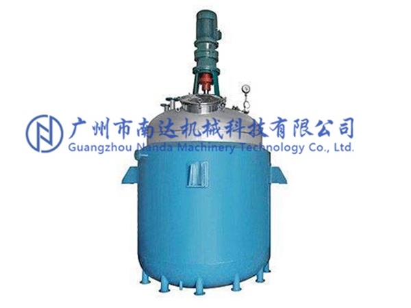 電加熱反應釜展示圖2 電加熱反應釜展示圖2